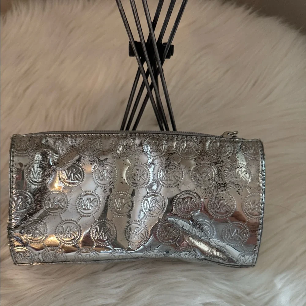 Michael Kors Shiny Silver Embossed Make-Up Case - Picture 4 of 8